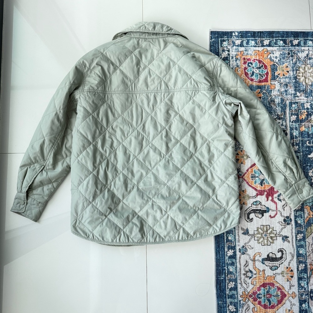 A&F Quilted Shacket - Picture 2 of 9